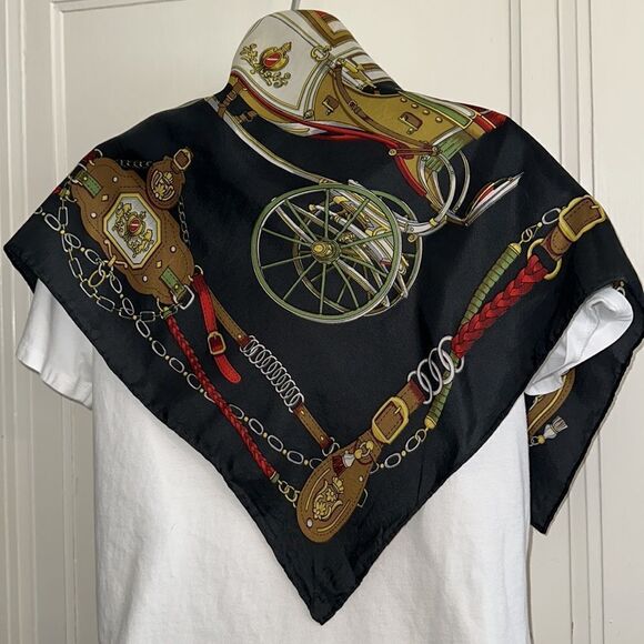 Vintage 80s or 90s black silk square scarf with a carriage print - Picture 8 of 8